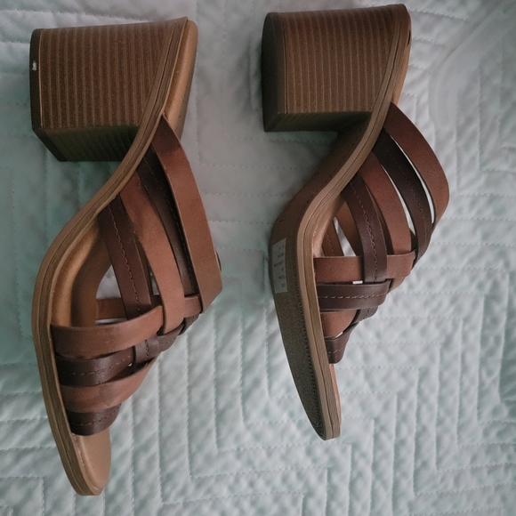 Shoes - Picture 3 of 5